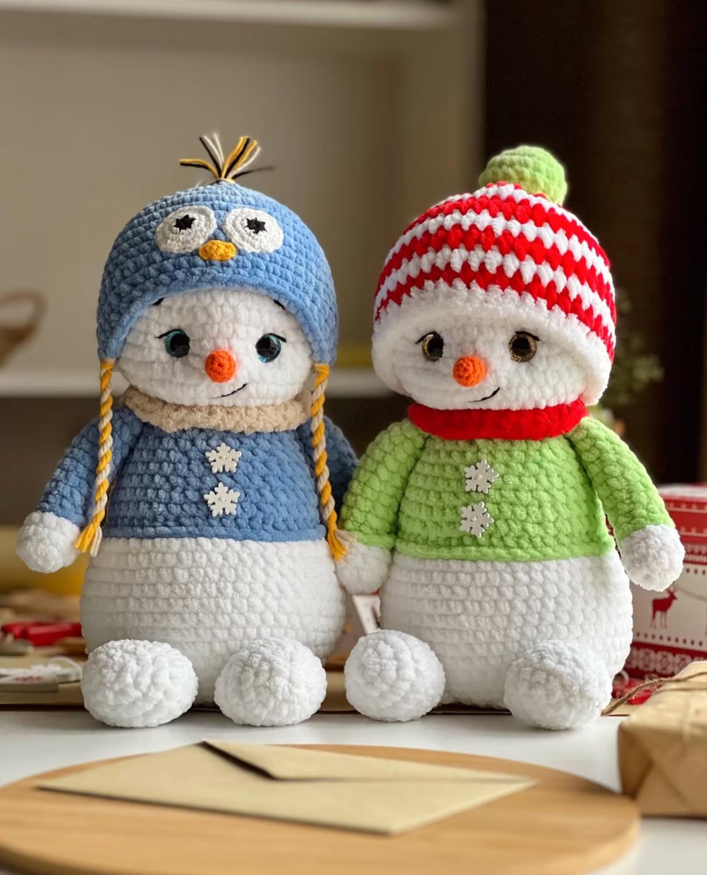 Snowman and 4 hats Crochet Pattern