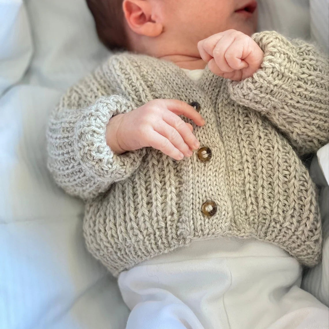 Aaron’s Cardigan Knitting Pattern