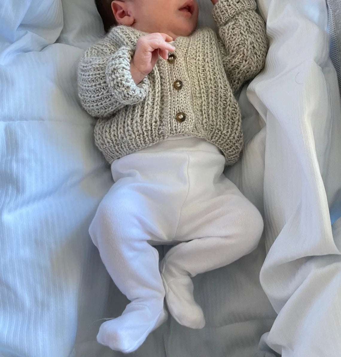 Aaron’s Cardigan Knitting Pattern
