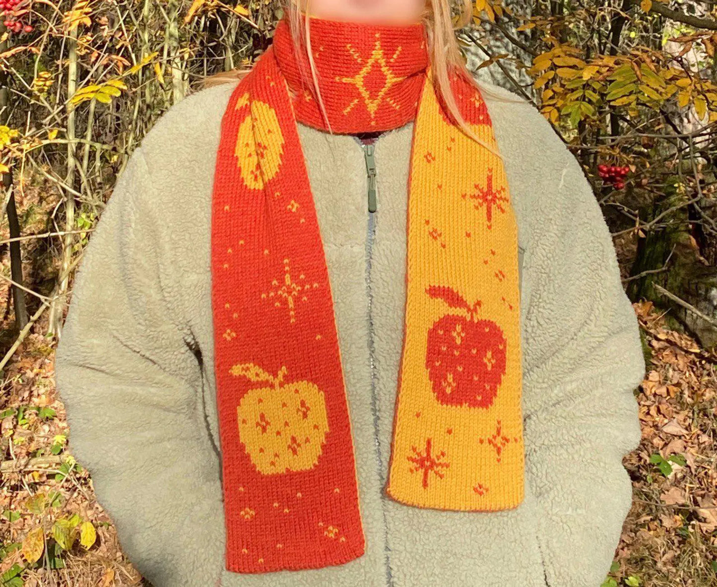 Winter Apples Scarf Knitting Pattern