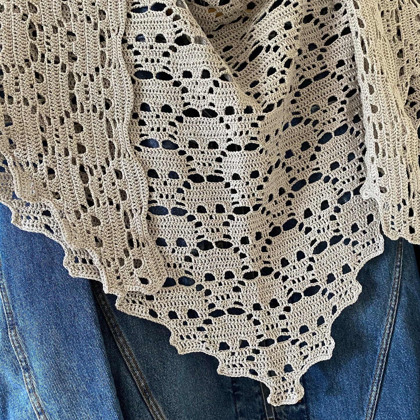 Skull shawl crochet pattern