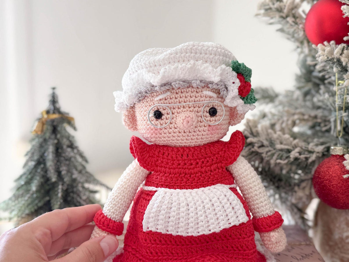 Grandpa & Grandma Dolls Crochet Pattern