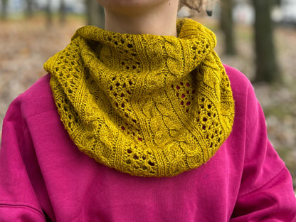 Marigold Twist Cowl Knitting Pattern
