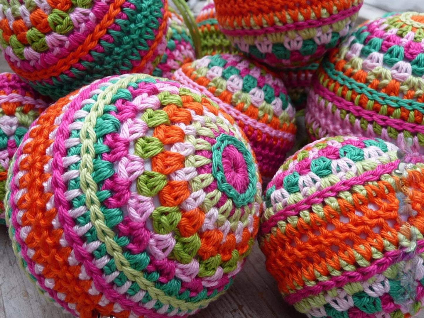 Christmas ball Crochet pattern