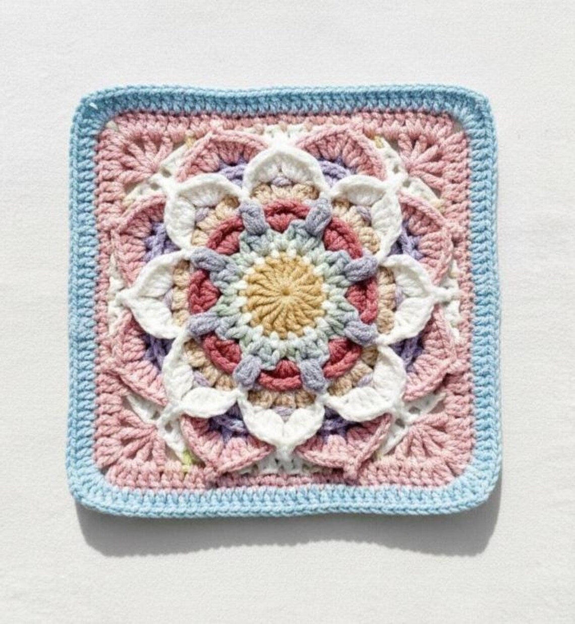 Sophie’s Garden Flower Granny Square Crochet Pattern