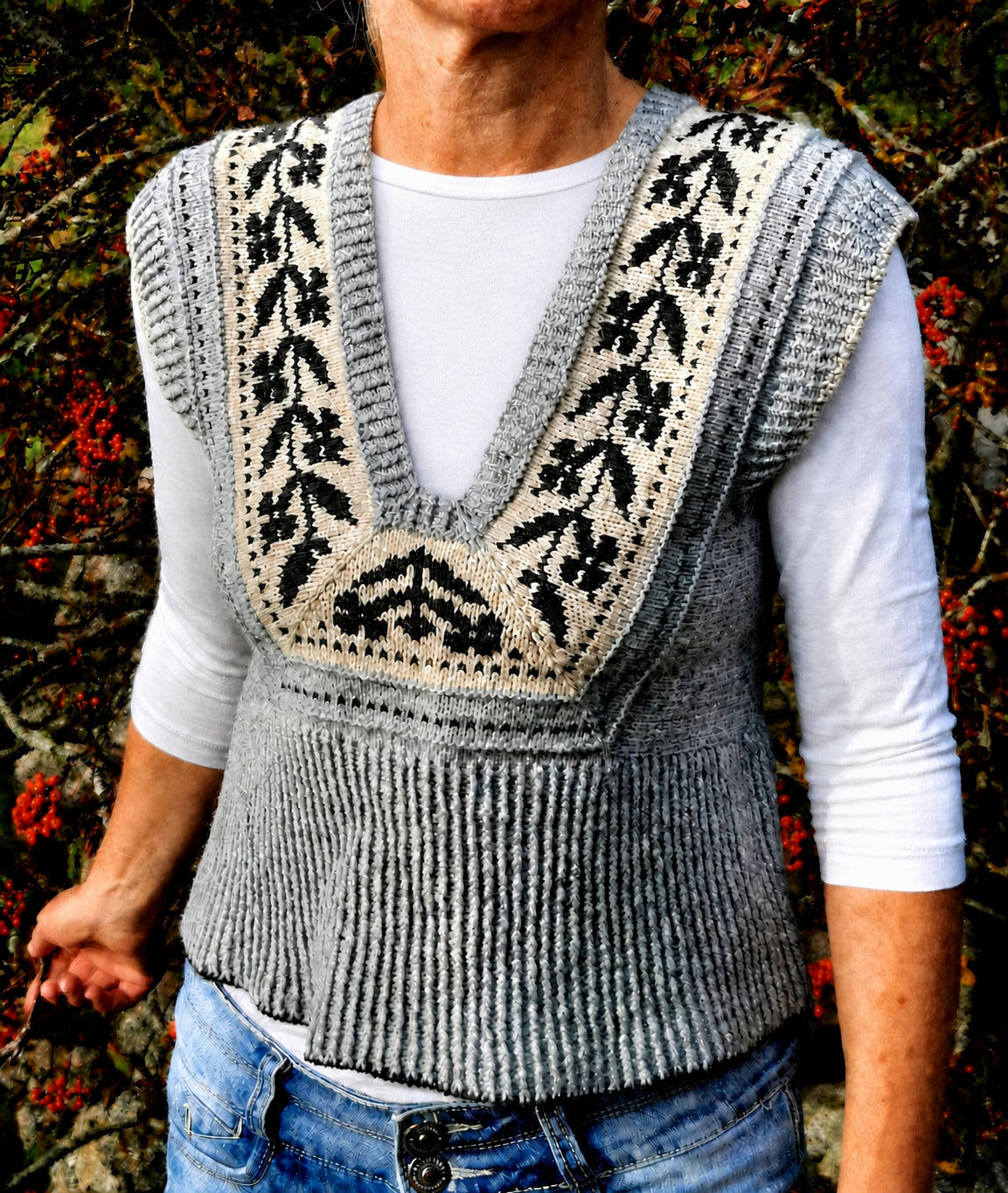 Modular Cropped V-Neck Vest Knitting Pattern