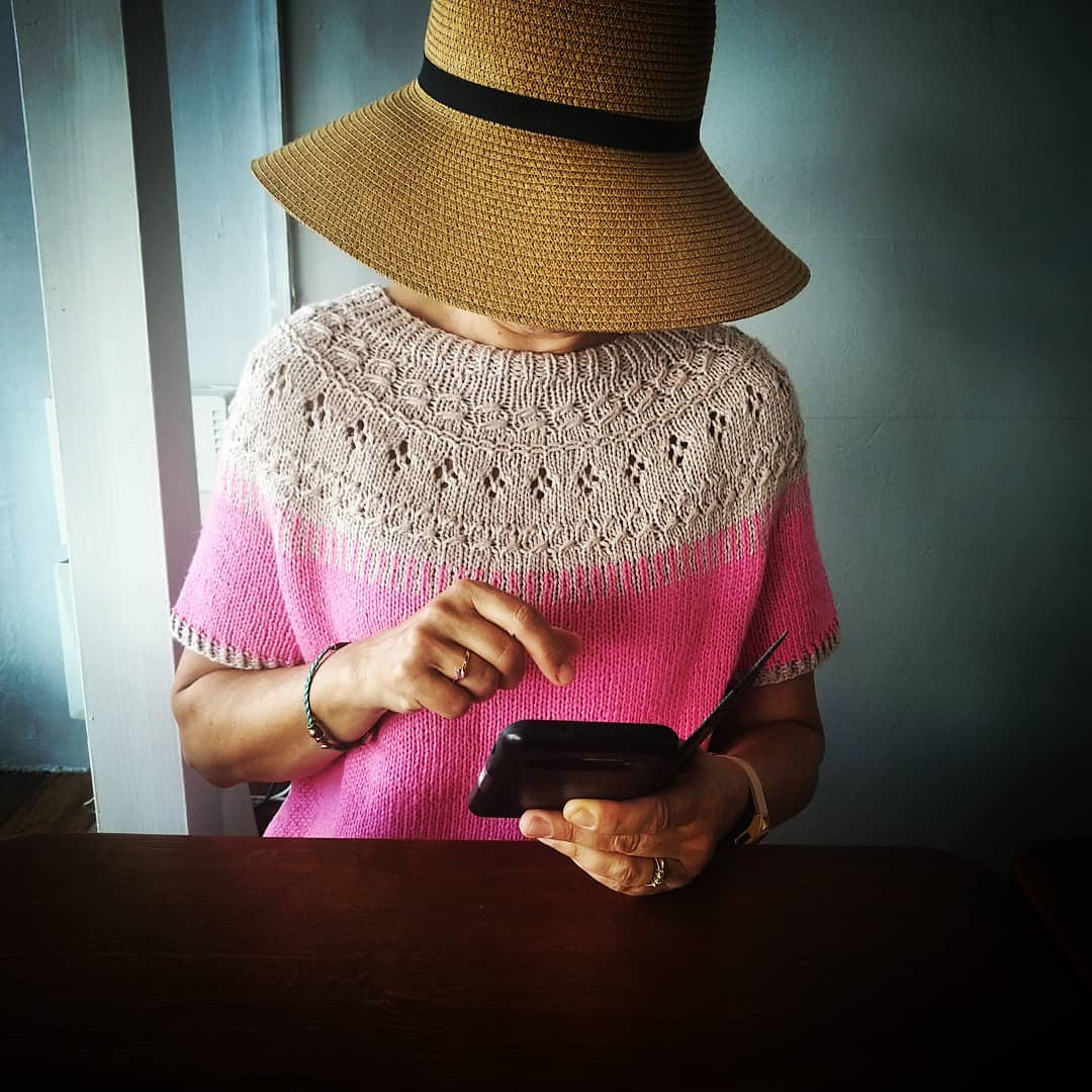 Top-down Round Yoke Pullover Knitting Pattern