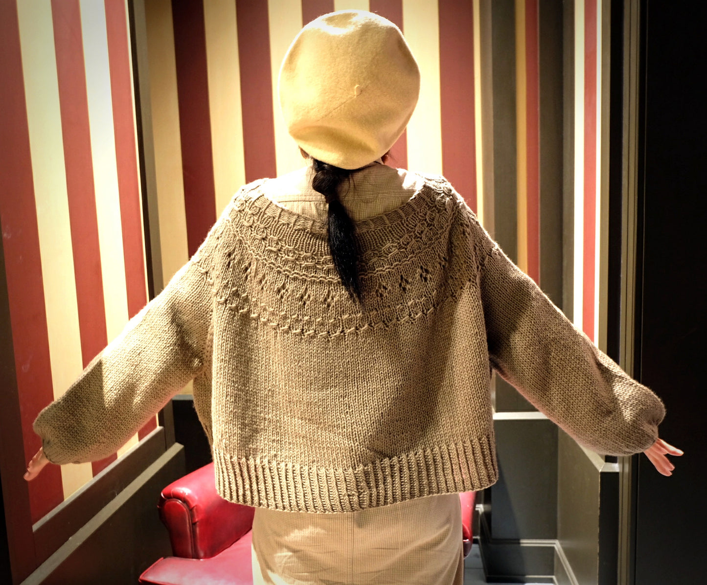 Top-down Round Yoke Pullover Knitting Pattern