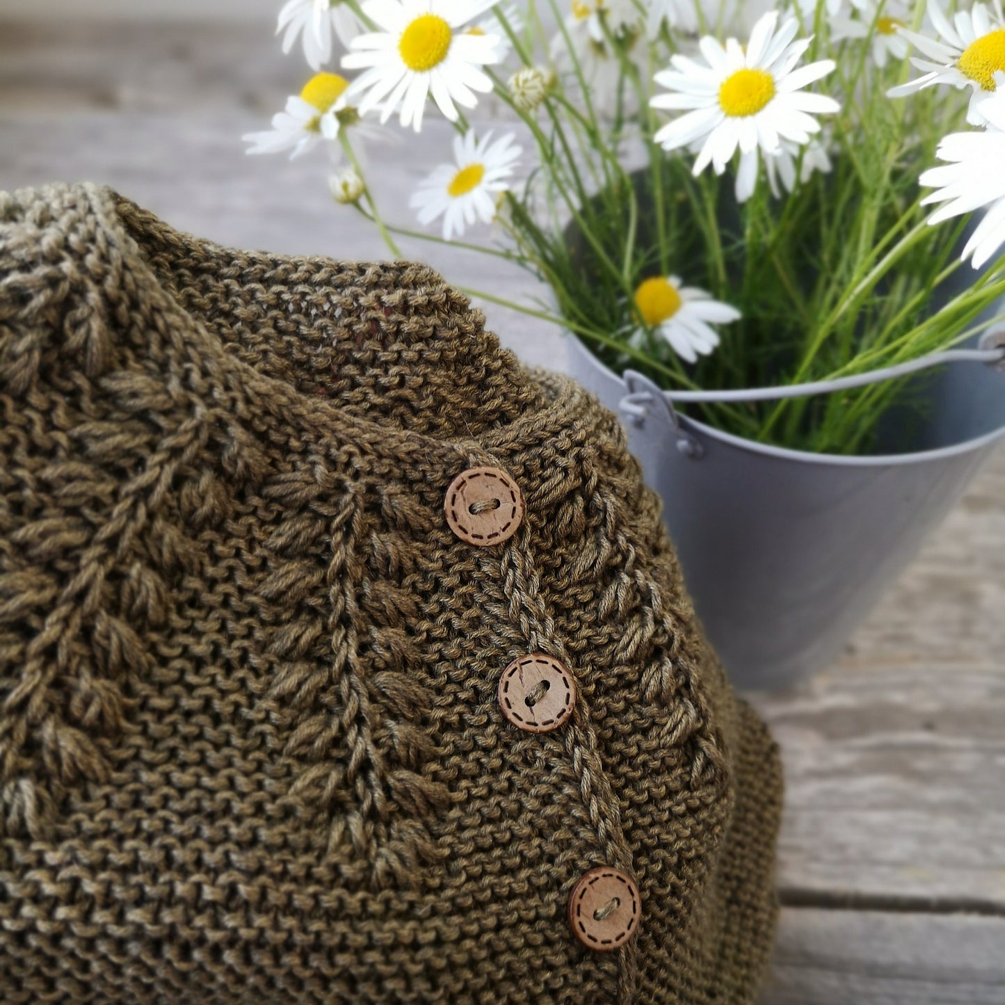 Raunioiset Mini Cardigan Knitting Pattern