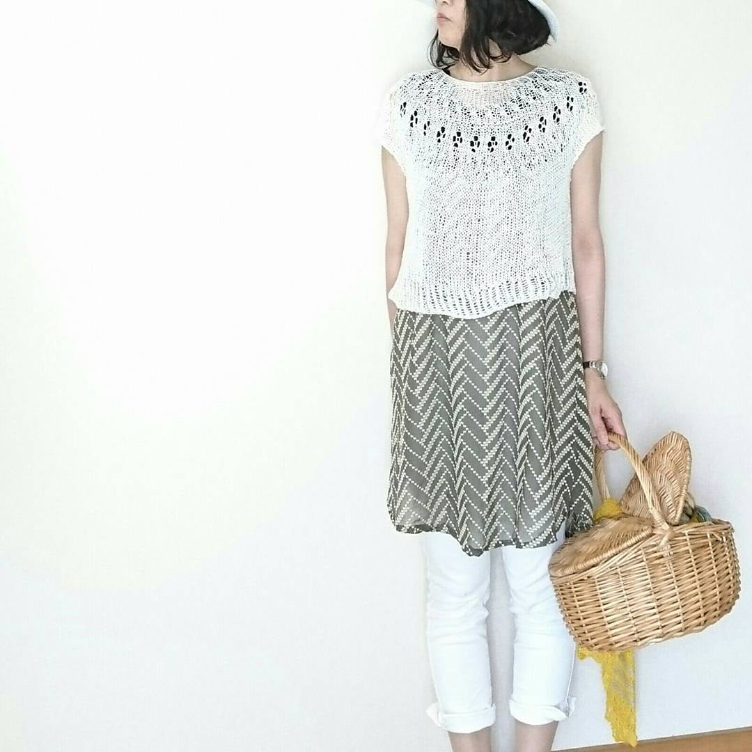 Top-down Round Yoke Pullover Knitting Pattern