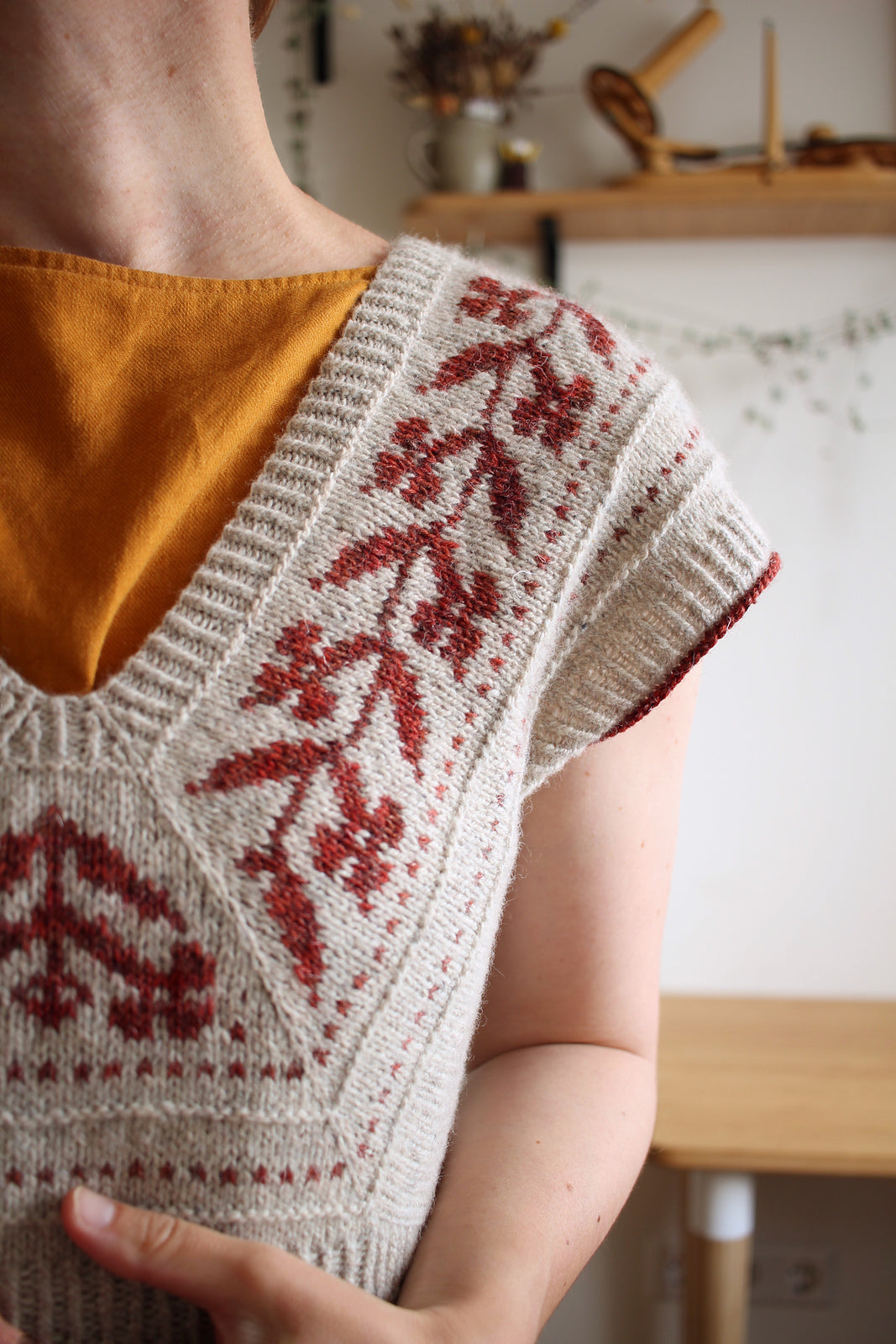 Modular Cropped V-Neck Vest Knitting Pattern