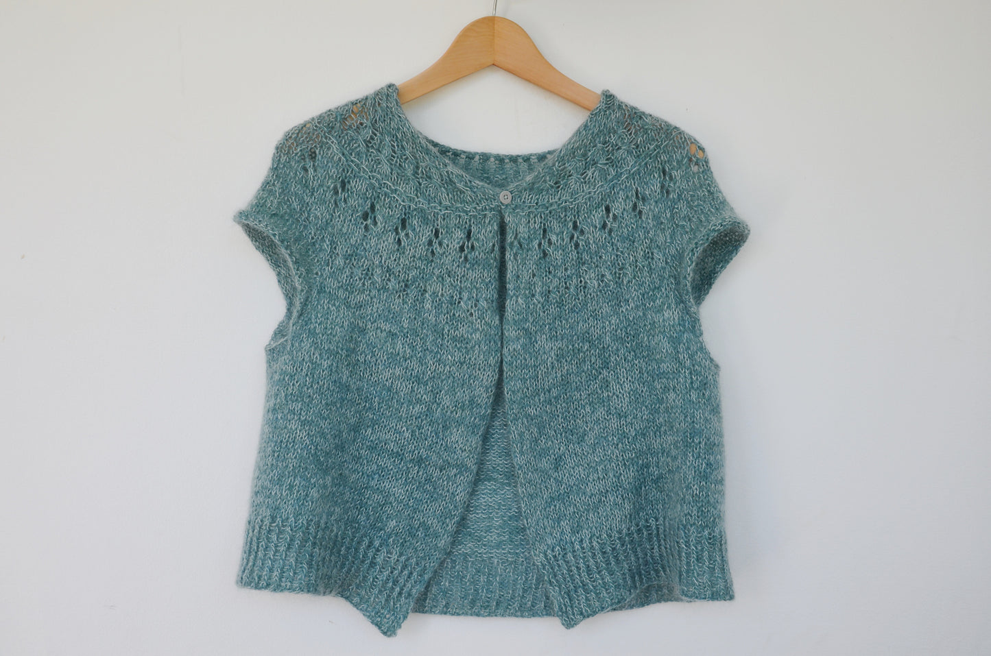 Top-down Round Yoke Pullover Knitting Pattern