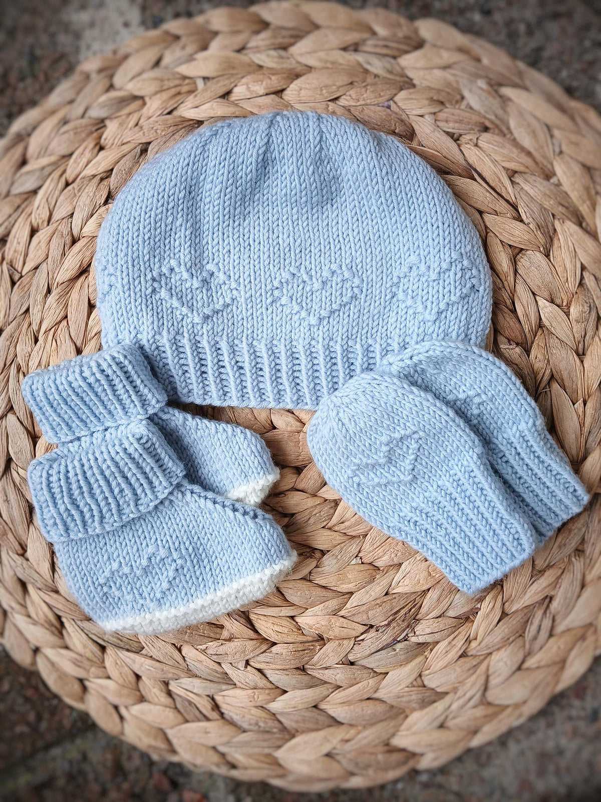 Baby Heart Booties Knitting Pattern